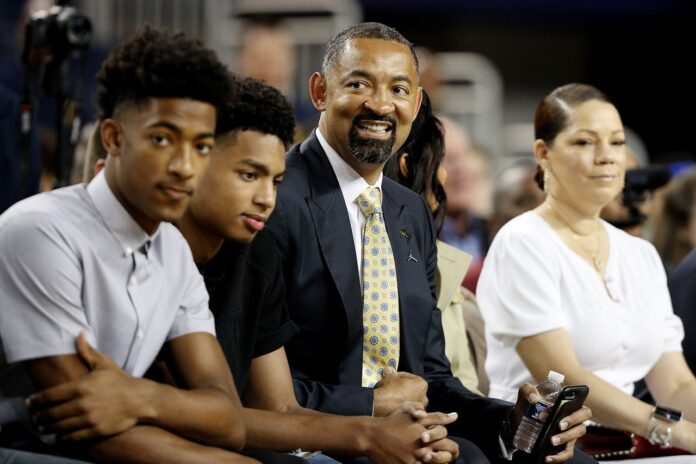 Juwan Howard Has Better Things To Do Than Coach Lakers? | Michigan’s Sideline Stalker Wouldn’t Miss Opportunity To Coach Sons In College Juwan Howard Has Better Things To Do Than Coach Lakers? | Michigan’s Sideline Stalker Wouldn’t Miss Opportunity To Coach Sons In College