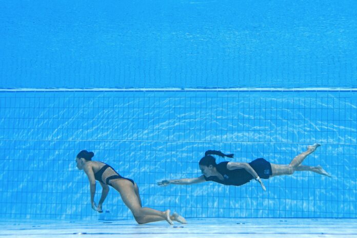 Team USA Artistic Swimmer Faints In The Water And Is Rescued By Her Coach | Why The Culture Don’t Dance In The Water Team USA Artistic Swimmer Faints In The Water And Is Rescued By Her Coach | Why The Culture Don’t Dance In The Water