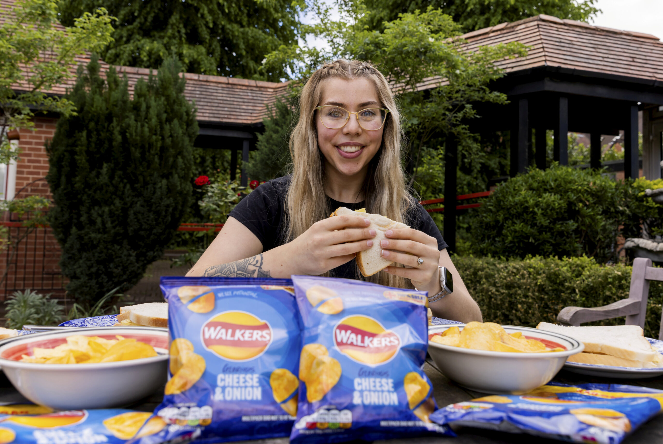 Chip Chip, Hooray: Woman Tries Her First Proper Meal After 23 Years Of Only Eating Potato Chips Chip Chip, Hooray: Woman Tries Her First Proper Meal After 23 Years Of Only Eating Potato Chips