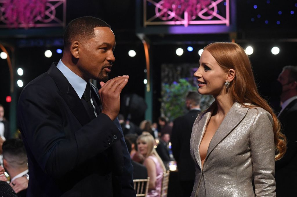 Jessica Chastain Says She Tried To 'Create A Calmness' In Room Following Will Smith's Oscars Slap Jessica Chastain Says She Tried To 'Create A Calmness' In Room Following Will Smith's Oscars Slap