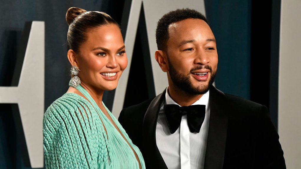 Chrissy Teigen reveals she was ‘basically a functioning alcoholic’ when she first met husband John Legend Chrissy Teigen reveals she was ‘basically a functioning alcoholic’ when she first met husband John Legend