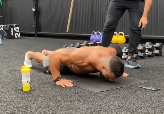 Pushed To The Limit: A Mechanic Has Smashed The World Record For Most Push-ups In An Hour Pushed To The Limit: A Mechanic Has Smashed The World Record For Most Push-ups In An Hour