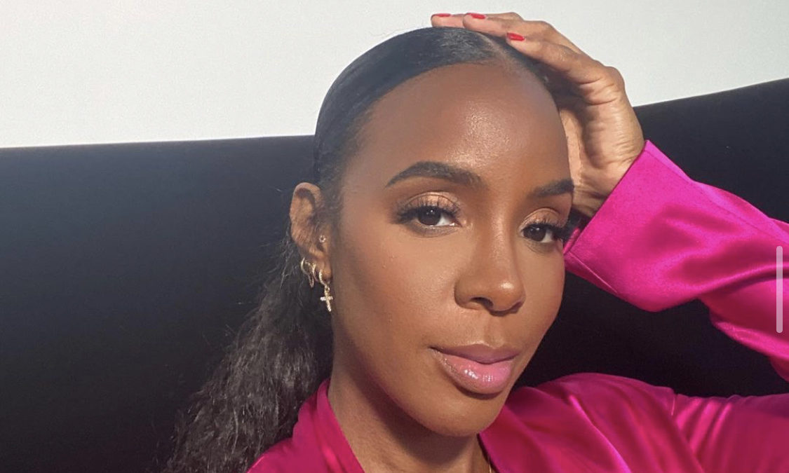 ‘You Just Wanted to Break the Internet Today?’: Kelly Rowland Has Fans Drooling Over Her Barely-There Dress ‘You Just Wanted to Break the Internet Today?’: Kelly Rowland Has Fans Drooling Over Her Barely-There Dress